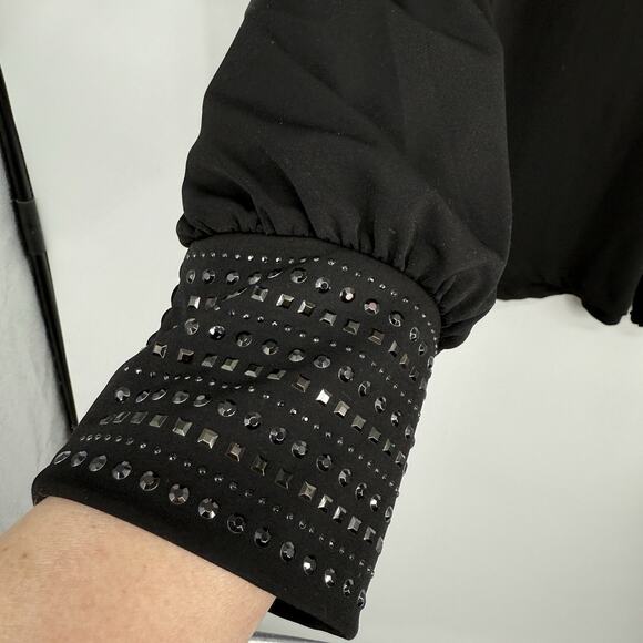 Chicos 4 Embellished Cuffs Square Neck Top size XXL Black Slinky knit Pullover - Picture 4 of 9